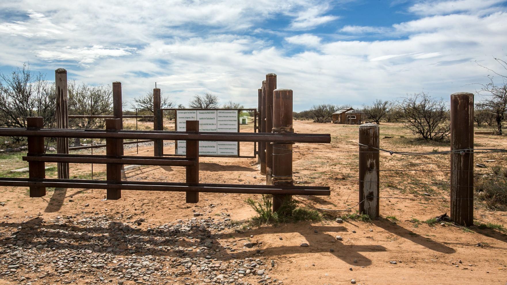 FBI: Arizona Border Patrol agent paid smugglers $650K for cocaine while on duty